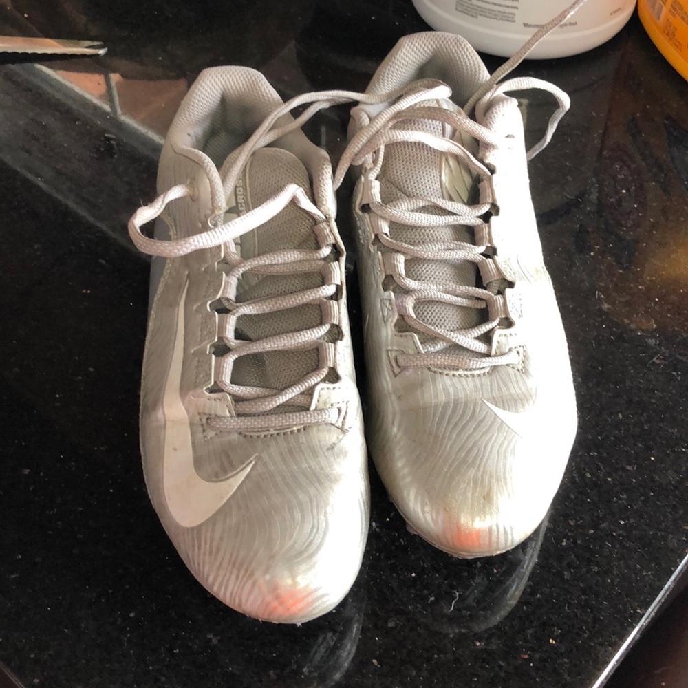 Women’s Nike lacross cleats